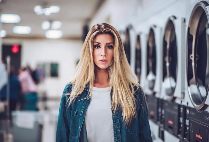 Gorgeous Lifestyle Portrait Photography by Benjamin Szentpaly