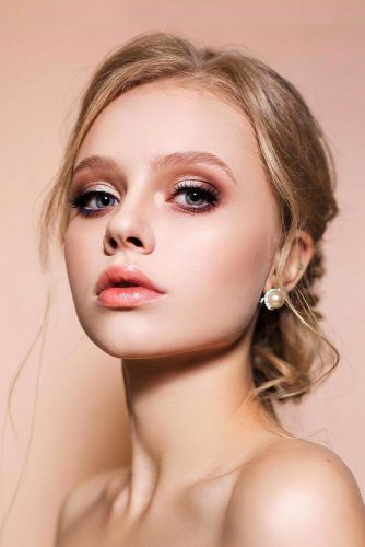 Looking for ideas for an autumn bridal look? In our gallery you’ll find glamorous fall wedding makeup inspiration, and be sure, you’ll definitely like it.