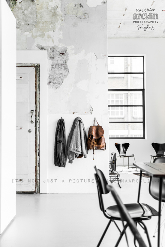 Beautiful Houses: Renee's loft interior #retro #cat #loft #minimal interior #beautful houses