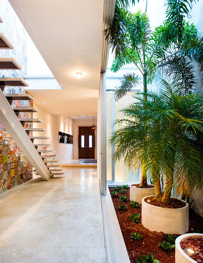 Merida House combines traditional Mexican elements with contemporary design