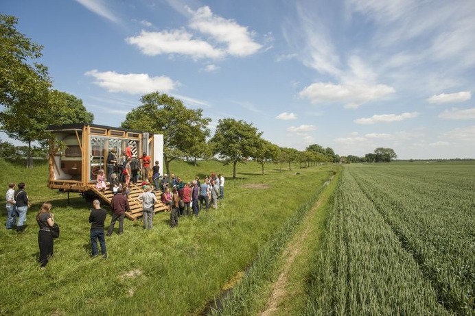 Buitenbed - Studio Makkink & Bey #bed #caravan #tinyhouse #architecture #holiday
