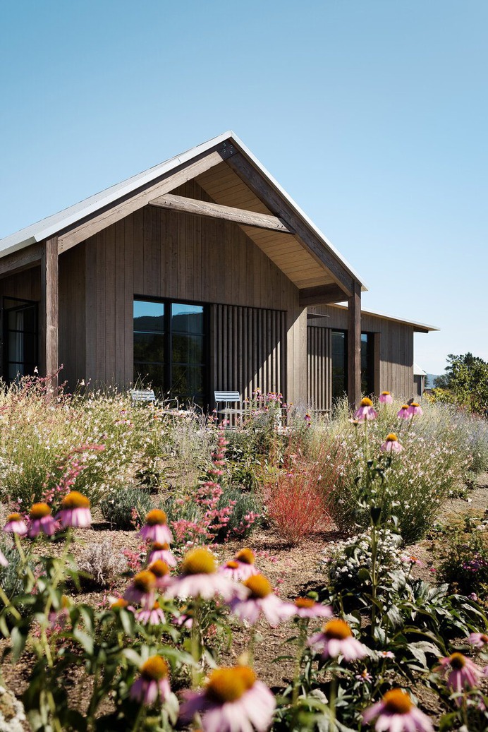 Zinfandel House in California Wine Country / Field Architecture