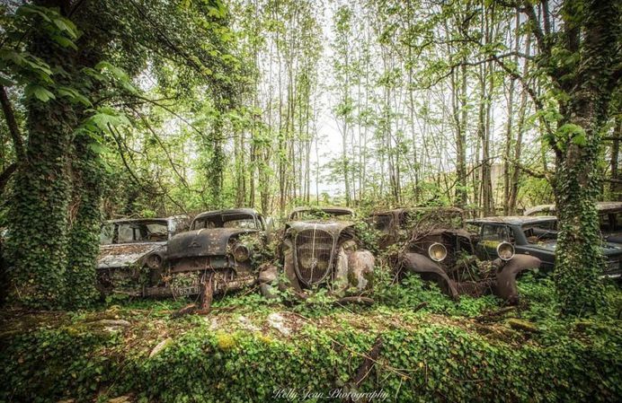 #abandoned_greece: Urbex Buildings Around Europe by Kelly Jean