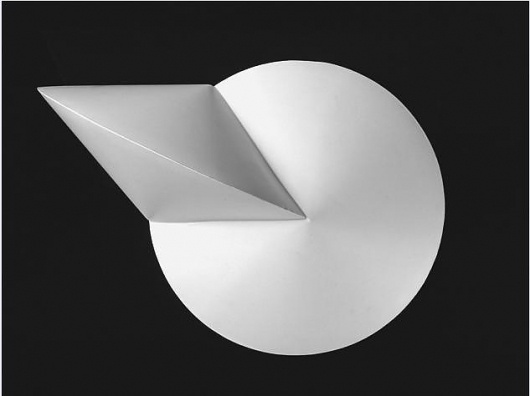 İlhan Koman - Rolling Lady #ilhan #sculpture #geometry #white #koman #round #design #minimal #object