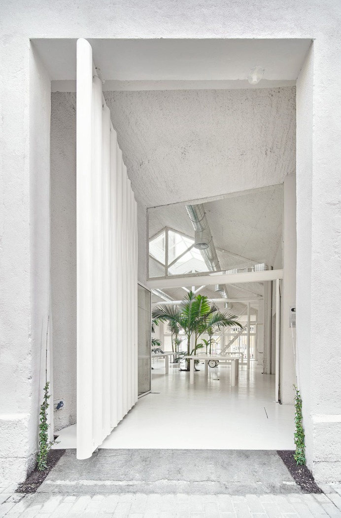 Acid House by ARQUITECTURA-G