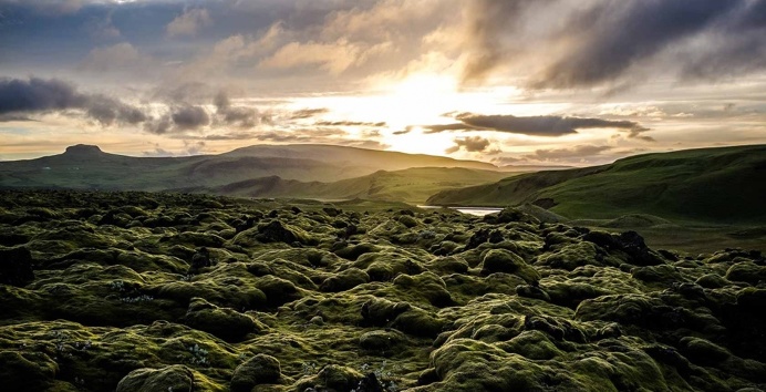 Beautiful landscape images of Iceland captured by Stefan Stammbach design inspiration designblog high quality www.mindsparklemag.com
