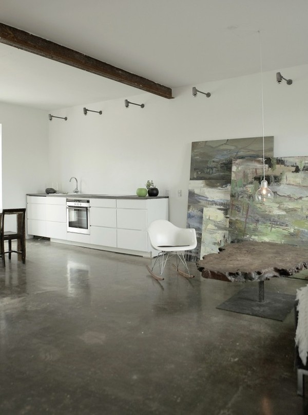 Minimalist kitchen #interior #house #modern #rustic #architecture #studio #art #paintings #artist