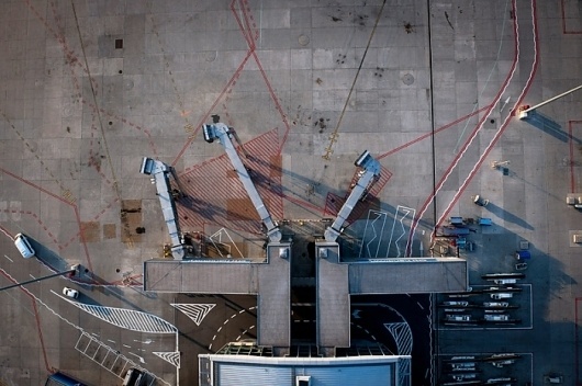 Warsaw+Chopin+Airport+Kacper+Kowalski.jpg (JPEG Image, 700x466 pixels) #concrete #architecture #airports