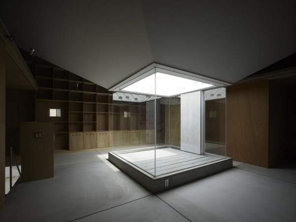 Image Spark Image tagged "natural light", "wood", "glass window" Ivo_ #houses #courtyards #interiors #architecture