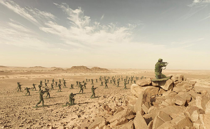simon brann thorpe photographs real soldiers posed as toy figurines