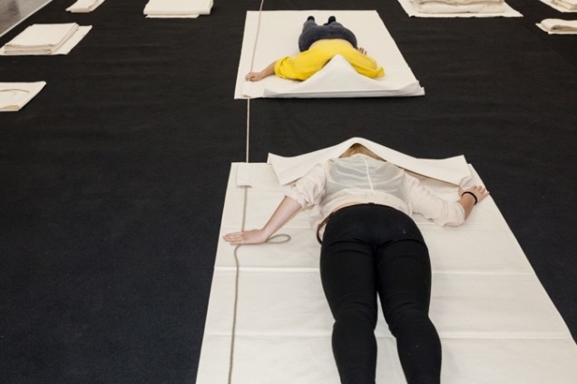 Franz Erhard Walther, The body decides via Wiels
