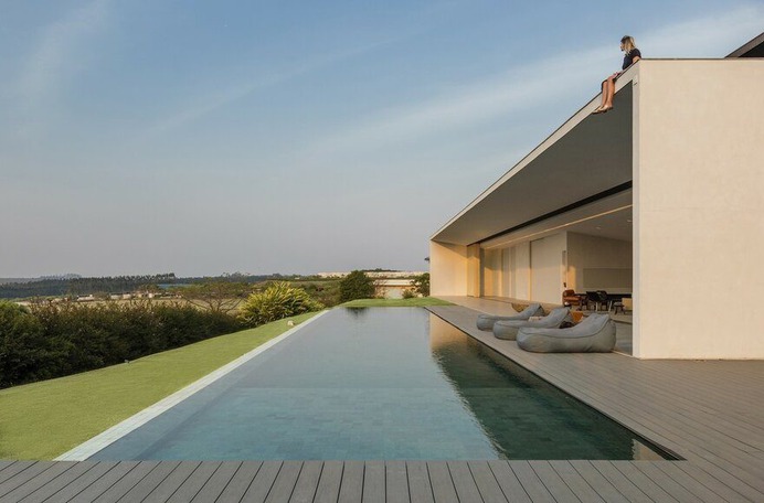 São Paulo Vacation Home / Studio Arthur Casas