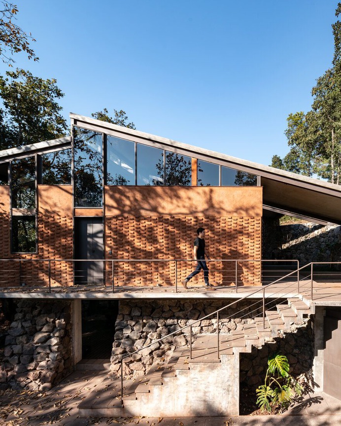 Casa Zirahuén / Taller de Arquitectura y Diseño