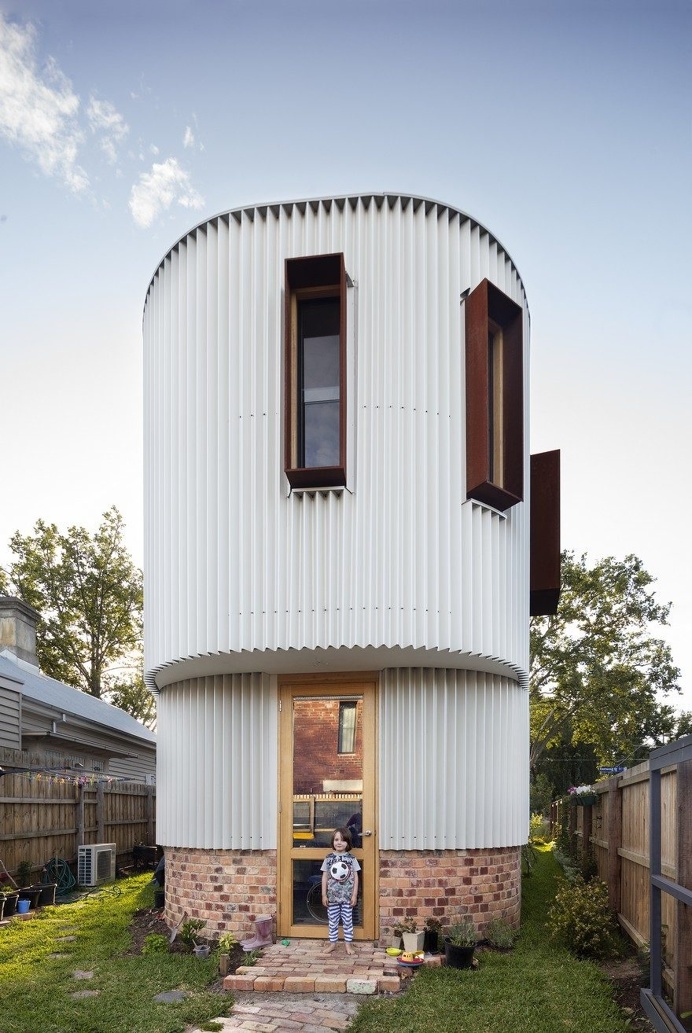 True North House Features a Unconventional Zig-Zag Metal Facade 2