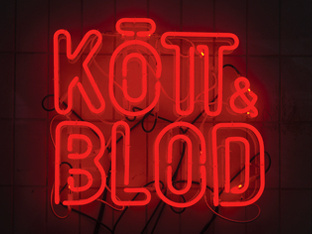 snask.com kott och blod #letters #red #typography #signage #neon