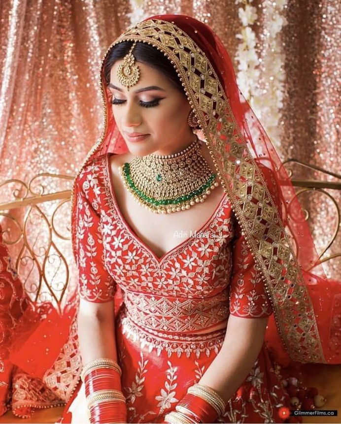 beautiful attire with nude makeup