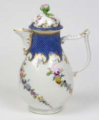 Meissen coffee jug, around 1750 #porcelain