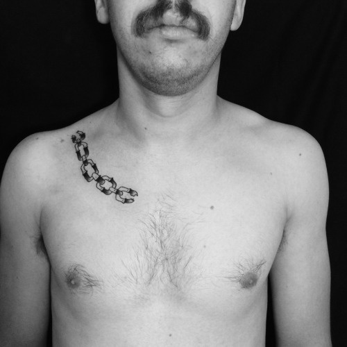 #black #tattoo #illustration #joaquinmotor #chains #buenosairestattoo joaquinmotor.com.ar