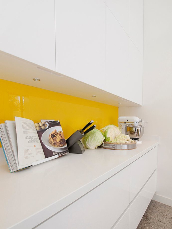 11 Rooms with Sunshine y Bright Spots Photo #interior #design #yellow #decor #kitchen #deco #decoration