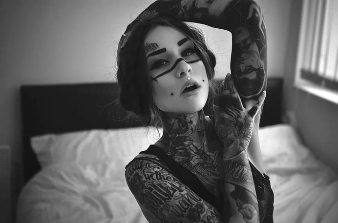 A day in the land of nobody : Photo #photo #tattoo #young #photography