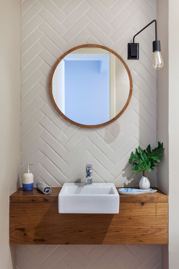 Apartamento Salvador Cardoso: A Reformation of Minimalist Apartment with An Upcycling Concept