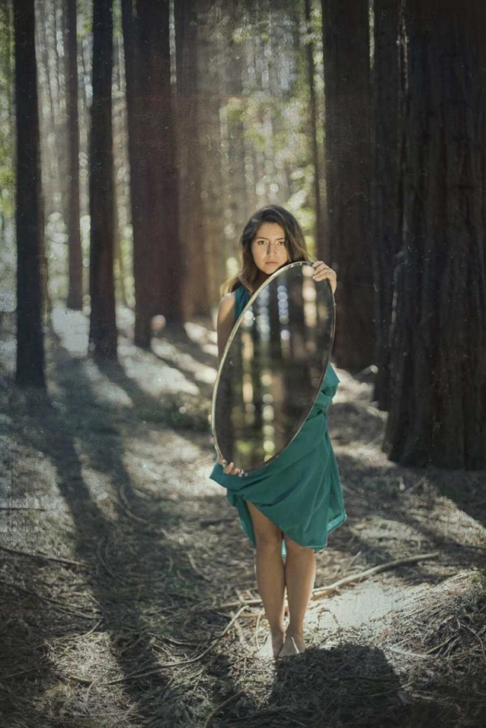 Dreamlike Portrait Photography by Ramak Bamzar