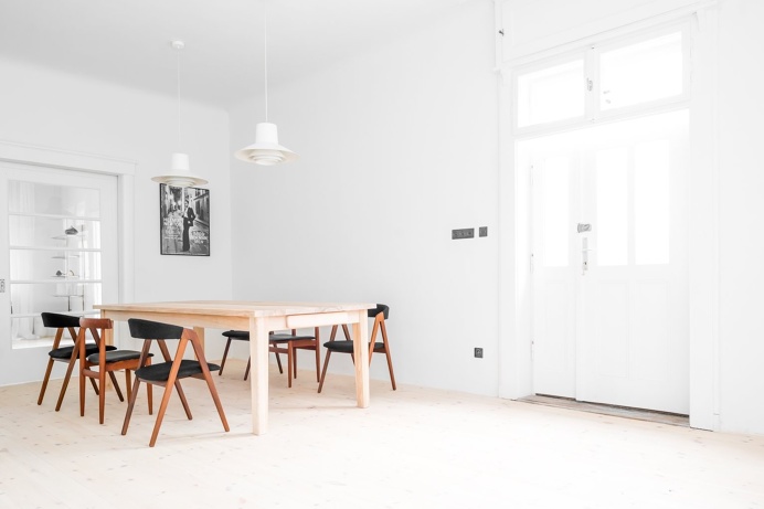 Dining room. House from the 20's by Jacek Kolasiński. Photo by Karolina Bąk. #jacekkolasinski #interiordesign #diningroom
