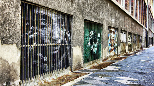 CJWHO ™ (Hidden Railing Street Art That Can Only Be Seen...) #hidden #design #germany #illustration #art #street