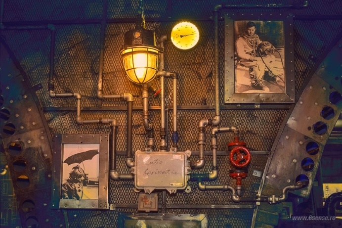 Submarine Pub