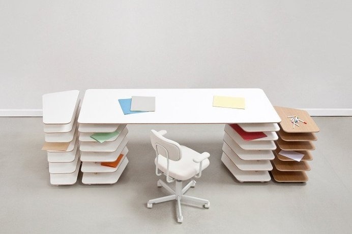 Stop adding clutter to your single-surface desk! By interlocking multiple panels in the Strates Desk, you will have all the space you need ( #modern #design #home #product #furniture #industrial #desk #style