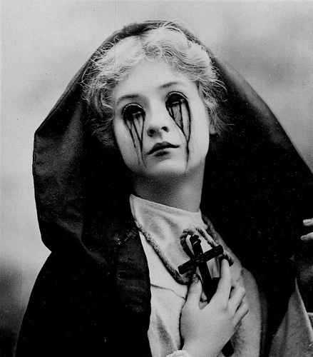 SUPER KiDS TRiP FiNGERLESS #occult #evil #dark #blackwhite