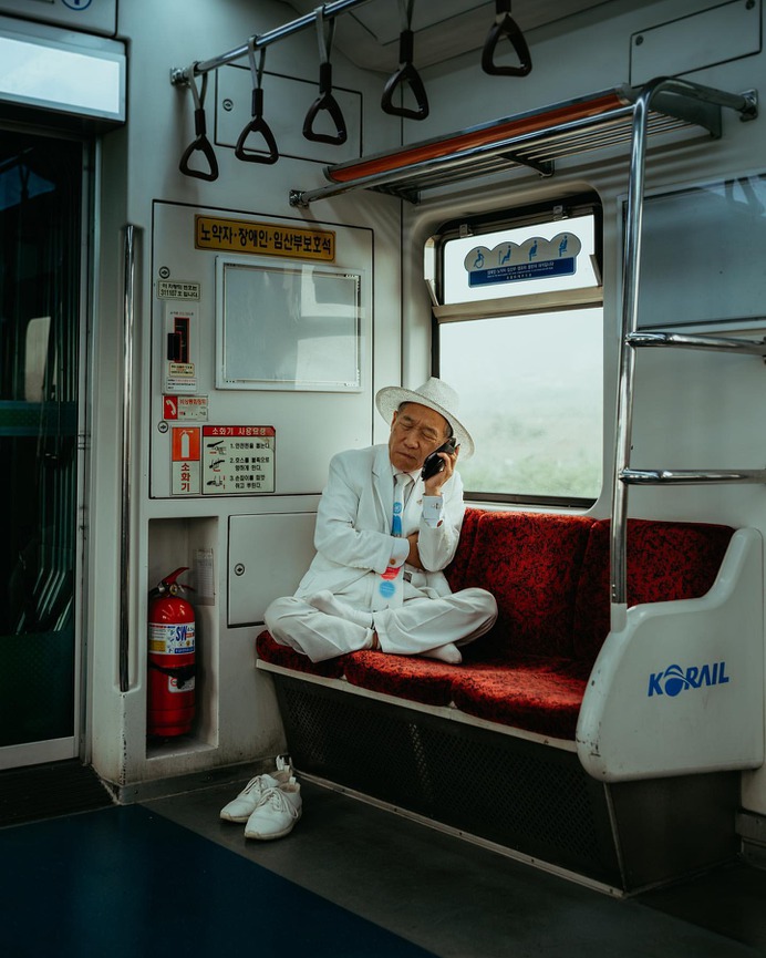 Majestic Street Photography in Seoul by Hojae Jung