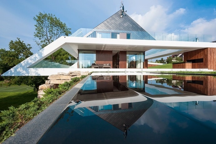 Edge House by Mobius Architects #interior #design #architecture