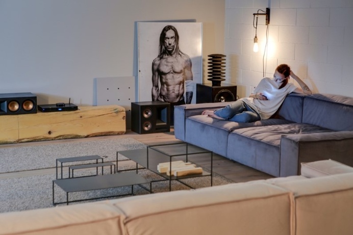 Contemporary style apartment with a bit of industrial rawness