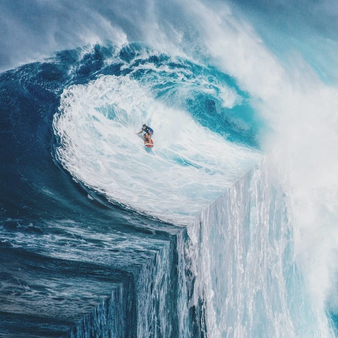 Herri Susanto on Instagram: "🌊🏄 . 📷 made with @unsplash ⏩ edited by Me™ #ps_summertime #thedesigntip #jj_forum_1653" • In