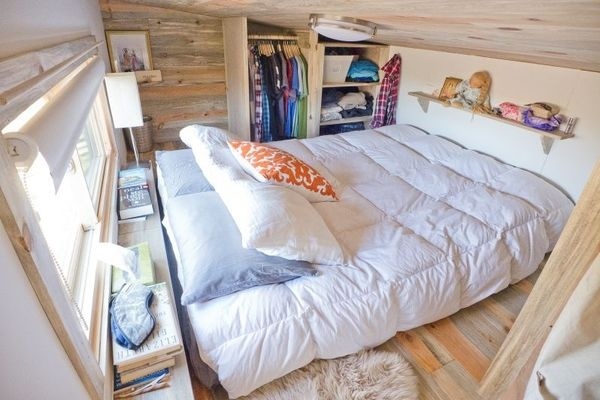 The Tiny Project Â | Â Â http://tiny project.comThe Tiny Project is Alex Lisefski's attempt to live a simpler, more conscious, debt free l #interiors #architecture