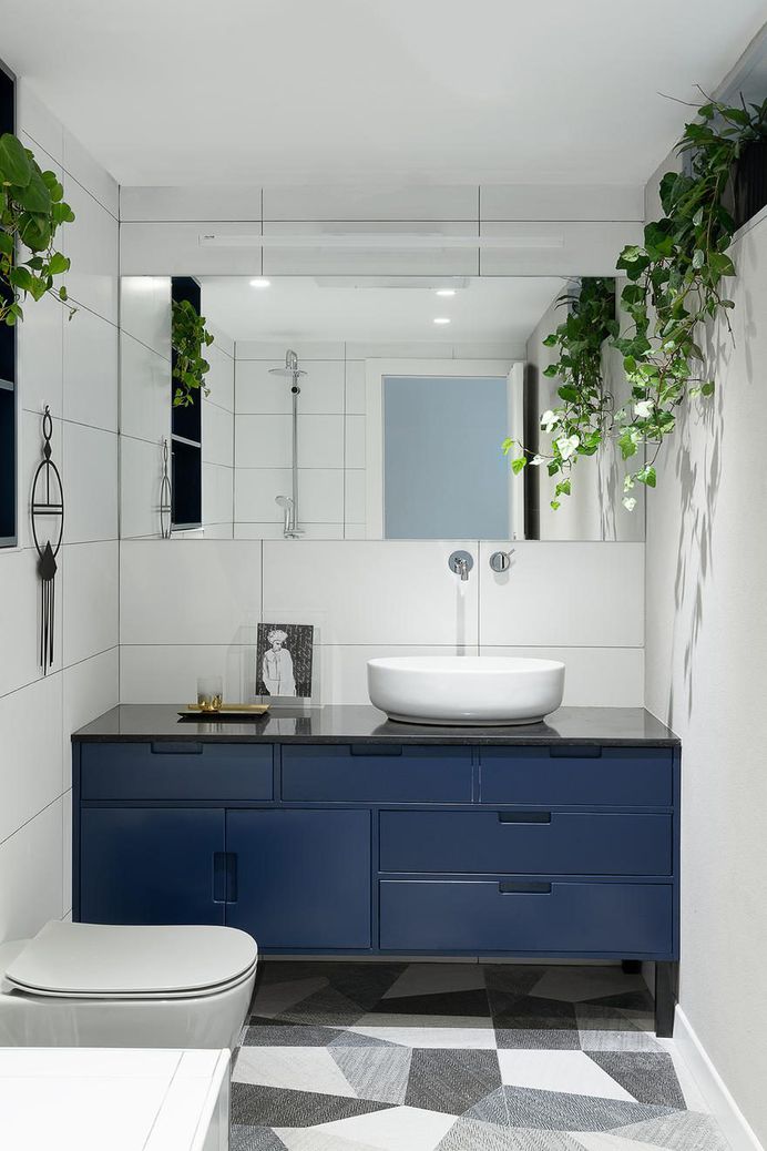 Modern Urban Apartment with Functional and Minimalist Design 8