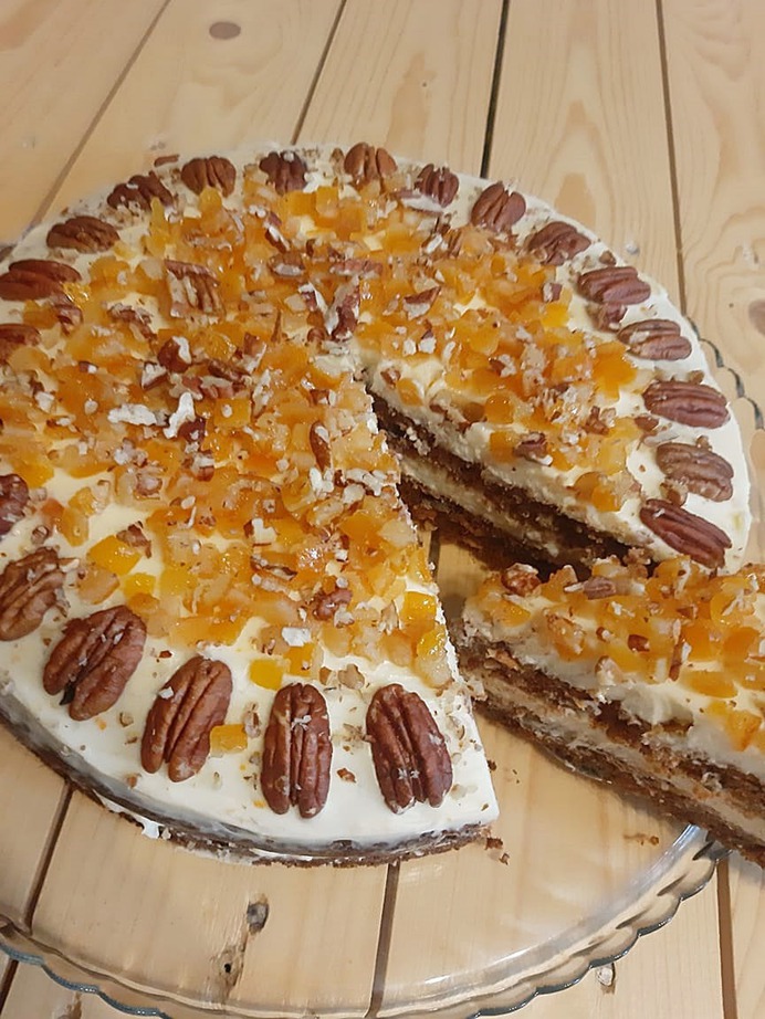 Ciasto marchewkowe z ananasem i kremem philadephpia - AleTorcik! - przepisy na pyszne, domowe ciasta, ciasteczka i torty.