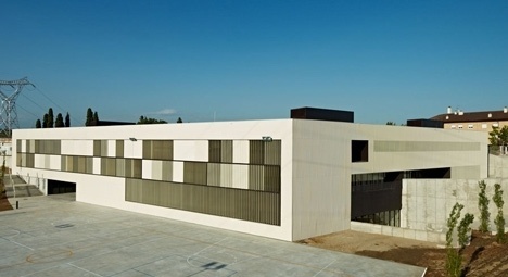 Dezeen » Blog Archive » Castellbisbal School by MMDM Arquitectes #architecture