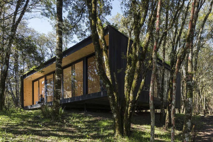 MINIMOD Retreat by MAPA Based on Prefab Plug & Play Logics