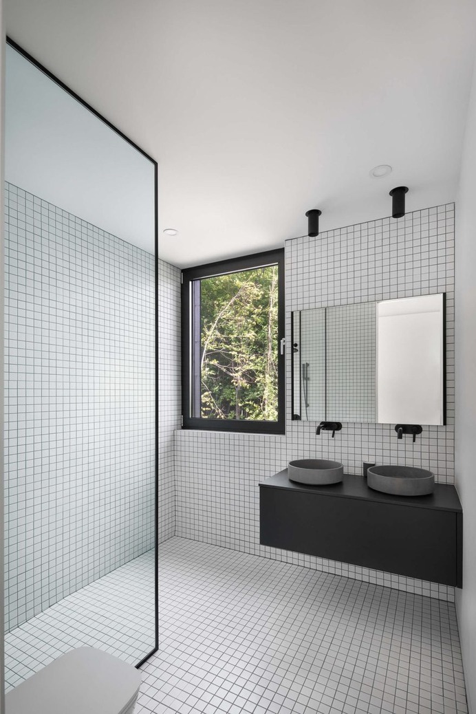 bathroom / Bourgeois Lechasseur Architects