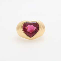 Ladies ring set with a herzförm. Tourmaline