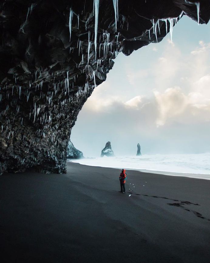 Creative and Minimalist Adventure Photography by Antoine Janssens