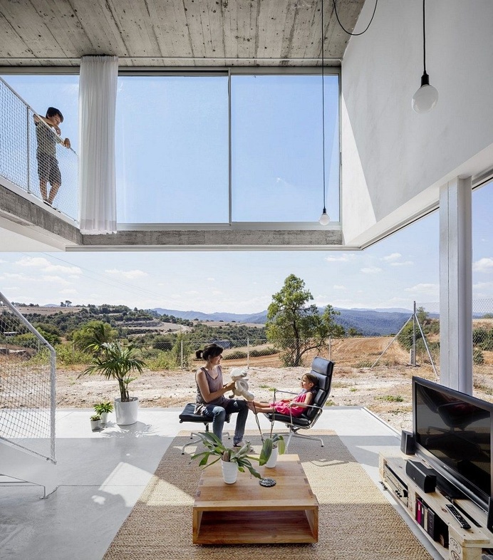 Low Budget House Collected in a Single Structural Gesture 7