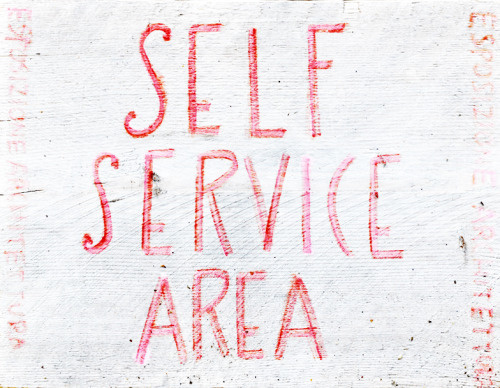 SELF SERVICE AREA typography _insp pop-up-shop PHOTOGRAPHIE © [ catrin mackowski ]
