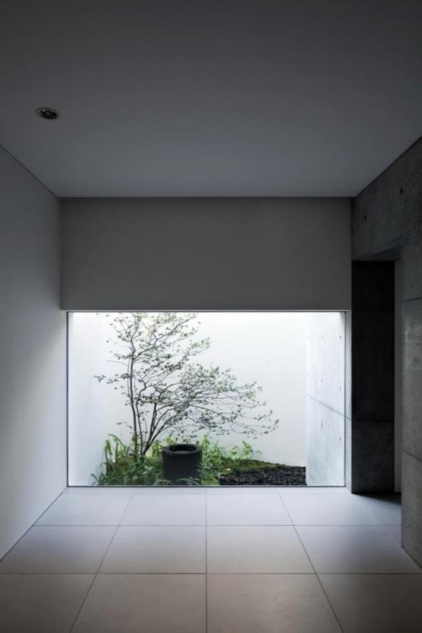 Residential construction, Hyogo, Japan _ Bang the first interactive platform for architectural design reading #courtyards #white #interiors #architecture #green