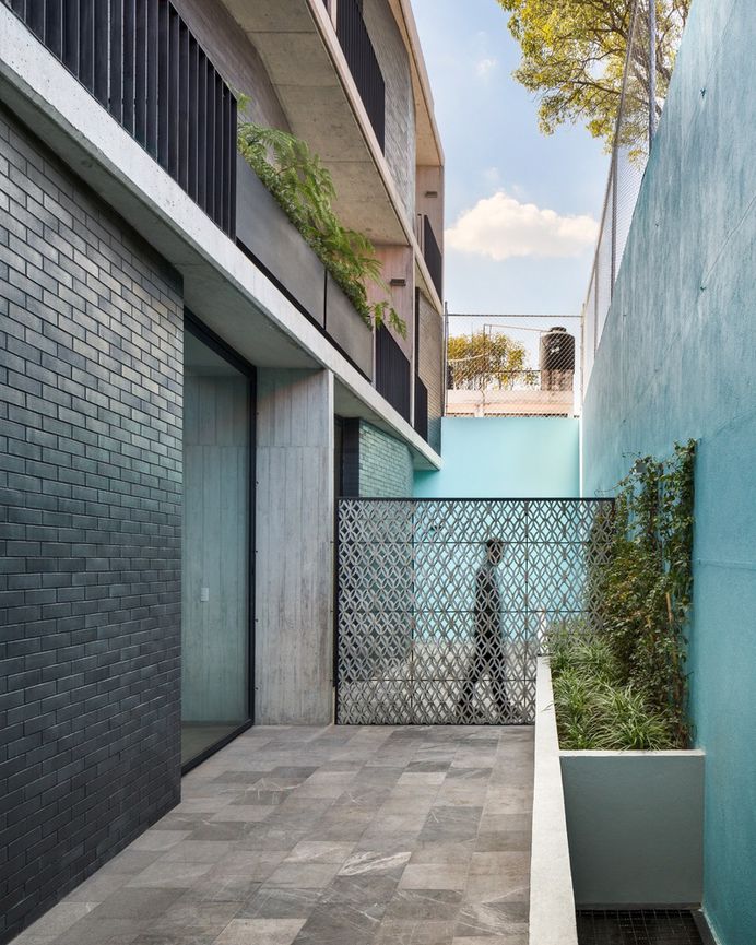 Portales Housing / Fernanda Canales