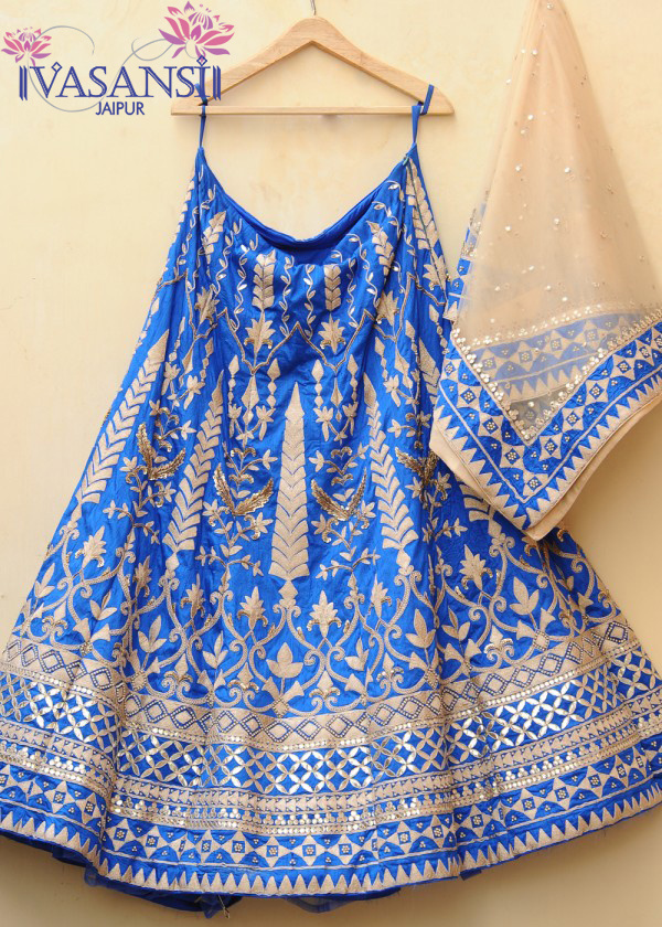 Vasansi Jaipur is an online designer store that is essentially well-suited in obliging the masses as it has a lovely combination of Indian s