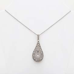 Art Deco pendant with diamond roses