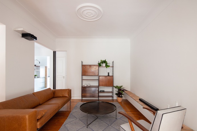 Penha de França Apartment by Lola Cwikowski